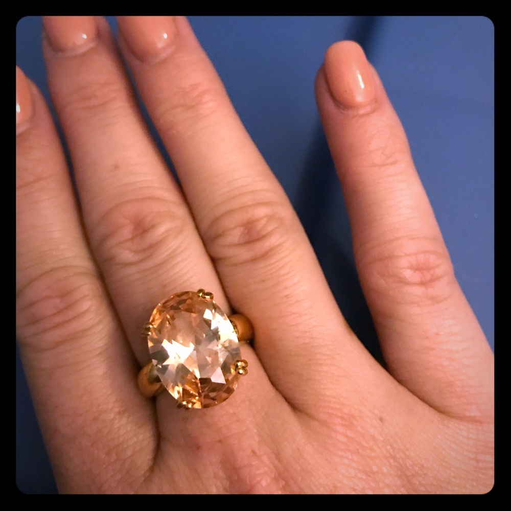 Yellow Quartz Oval & Gold ring. Size 7